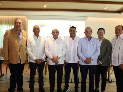 Mescyt lanza programa de inglés con 5,000 becas para sector hotelero del Este