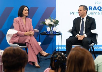 La Primera Dama y el Presidente de la SCJ dialogan con jóvenes sobre el futuro de la justicia en RD