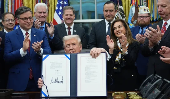 Trump firma ley que financia Seguridad Nacional