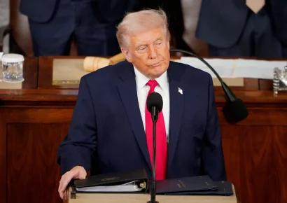 Trump amenaza con destruir buques iraníes que violen el bloqueo en el estrecho de Ormuz