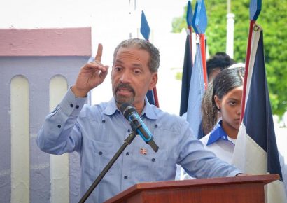 Juan Pablo Uribe, presidente de Efemérides Patrias, destaca la importancia histórica de “Los Comandos de la Guerra”
