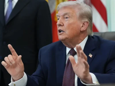 Trump mantiene amenazas contra Irán y aumenta la incertidumbre antes de que venza el ultimátum