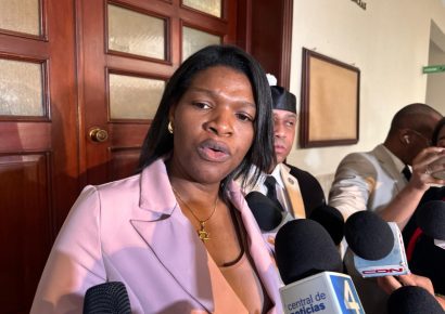 Condenan a Elizabeth Silverio a cinco años de prisión; asegura que es “un tapadero”