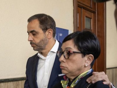 Juez autoriza a hermanos Espaillat realizar peritaje privado y ordena extraer información clave de celular