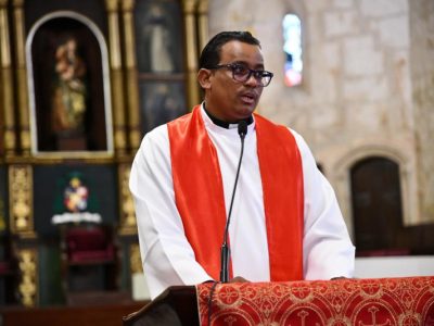 Sacerdote llama a la Iglesia a volver al mensaje auténtico de Jesús