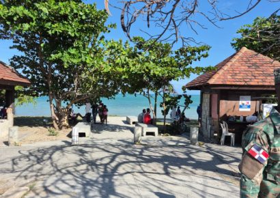 Hombre muere ahogado en playa Casita Blanca durante Viernes Santo