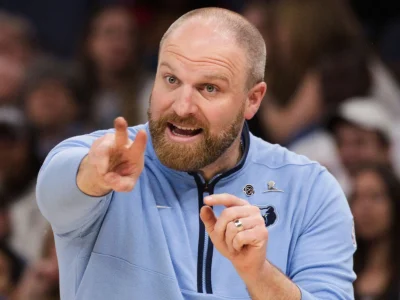 Taylor Jenkins, nuevo entrenador de los Milwaukee Bucks