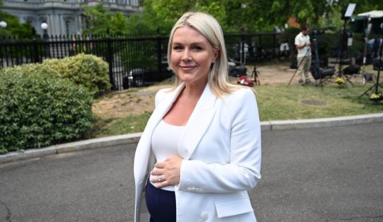Karoline Leavitt anuncia licencia maternal y se despide temporalmente de la prensa
