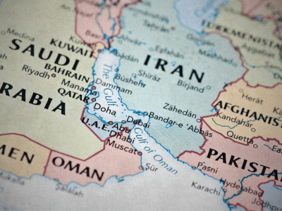 EE. UU. aclara que no bloquea el estrecho de Ormuz, solo buques con destino a Irán