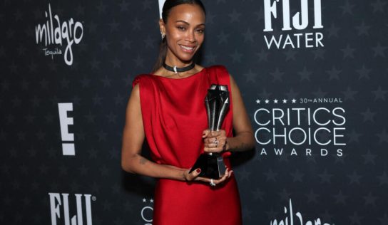 Zoé Saldaña redefine su éxito y reflexiona sobre la edad en Hollywood