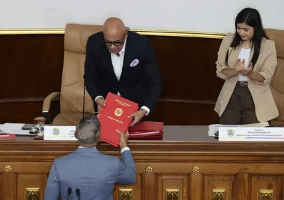 Asamblea Nacional de Venezuela designa nuevo fiscal y defensora del pueblo en medio de críticas