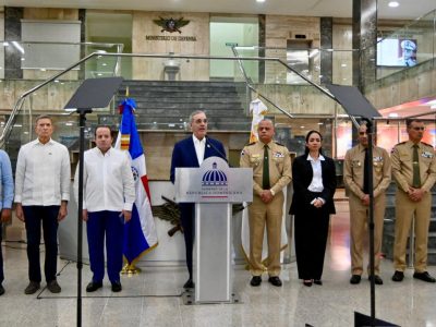 Abinader refuerza seguridad fronteriza ante llegada de tropas internacionales a Haití
