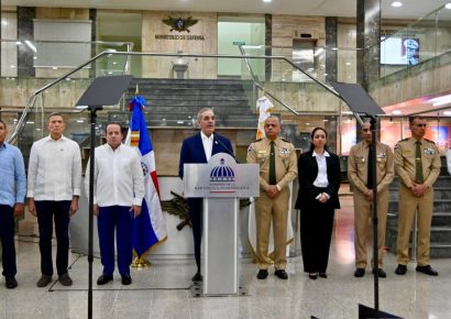 Abinader refuerza seguridad fronteriza ante llegada de tropas internacionales a Haití