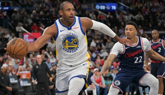 Al Horford busca mantener con vida a los Warriors en el play-in ante los Suns