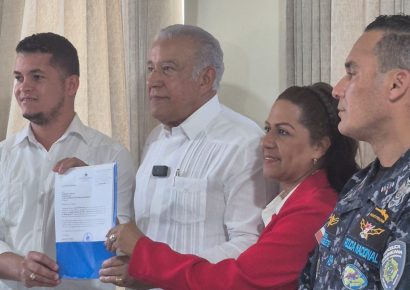 Abinader dispone RD$141 millones para cementerios y parque en Sánchez Ramírez