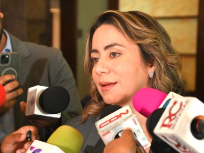 Ministra de la Mujer insta a legisladores a priorizar igualdad de género en la elaboración de leyes