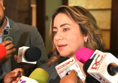 Ministra de la Mujer insta a legisladores a priorizar igualdad de género en la elaboración de leyes