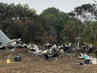 Informe preliminar: avión Hércules C-130 impactó con árboles segundos después del despegue