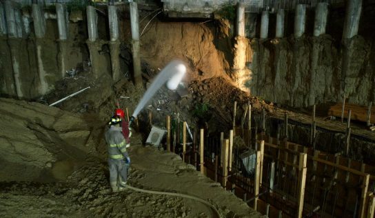 Controlan fuga de gas tras deslizamiento de tierra en Santiago