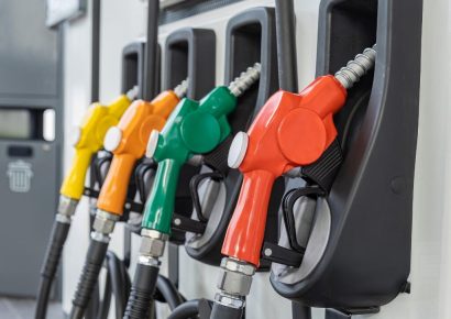 Gobierno mantiene congelados principales combustibles y aplica nuevas rebajas