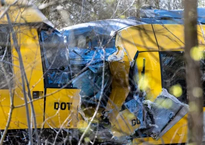 Cinco personas en estado grave tras colisión frontal de trenes en Dinamarca