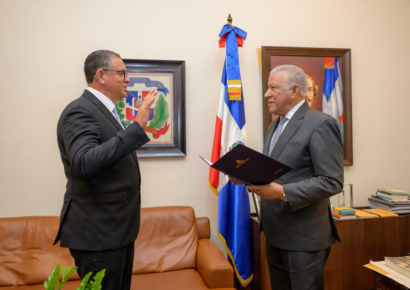 Carlos Alessandry Roa Howley juramentado como director ejecutivo del Plan San Juan