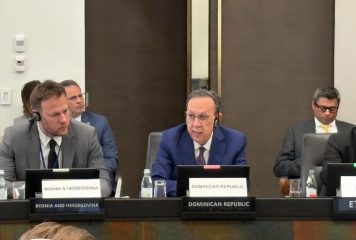 Gobernador del Banco Central Valdez Albizu participa en mesa de alto nivel sobre fraude digital en servicios financieros en Washington