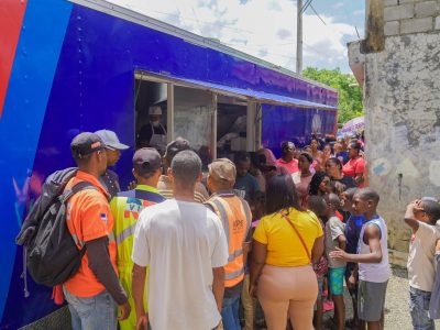 Gobierno asiste a más de 200 familias afectadas por lluvias en San Cristóbal