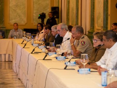 Gobierno se declara en sesión permanente ante lluvias y mantiene provincias en alerta