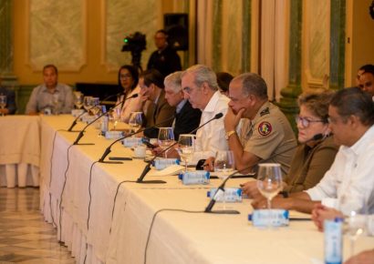 Gobierno se declara en sesión permanente ante lluvias y mantiene provincias en alerta