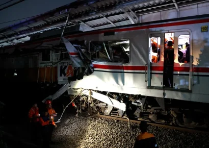 Accidente ferroviario en Indonesia: 15 mujeres mueren en choque de trenes, todas iban en el mismo vagón