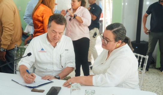 Abinader anuncia 112 apartamentos para familias afectadas en Villa Montellano