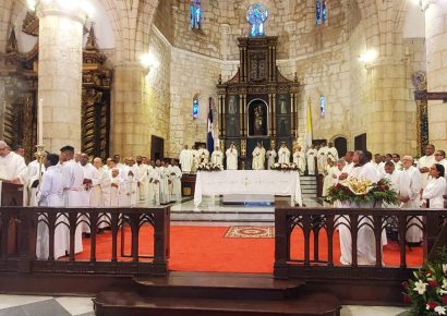 Dominicanos celebran el Domingo de Resurrección con fe, tradición y precaución