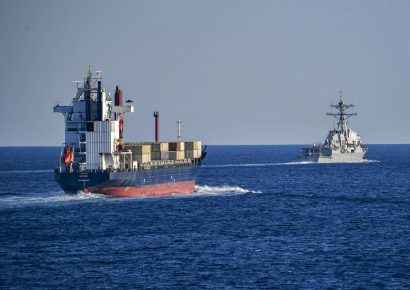 Gobierno alerta sobre desafíos globales y defiende libertad de navegación
