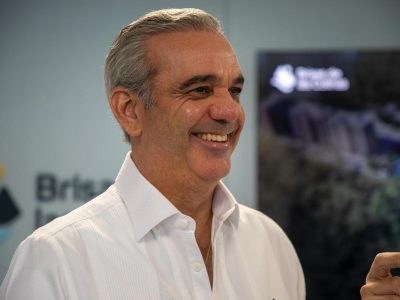 Luis Abinader se posiciona como cuarto presidente mejor valorado de América Latina, según CB Consultora