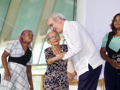 Abinader dialoga con 6,000 familias de Supérate y reafirma compromiso con programas sociales