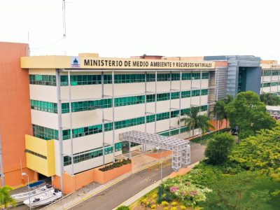 Medio Ambiente y Salud Pública firman acuerdo para agilizar permisos en proyectos sanitarios