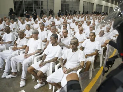 El Salvador impulsa juicio masivo contra más de 400 pandilleros
