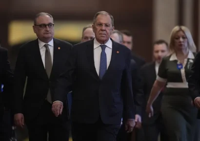 El ministro ruso Lavrov resalta en Pekín que la cooperación entre Rusia y China es clave para la estabilidad mundial