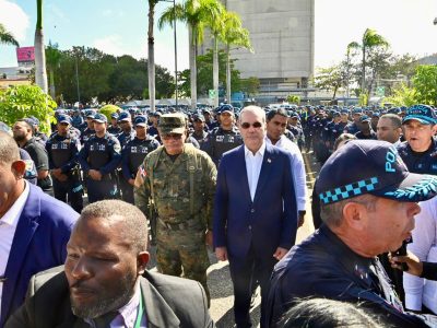Presidente Abinade califica de “totalmente inaceptable” agresión de oficial policial a joven en Los Mina