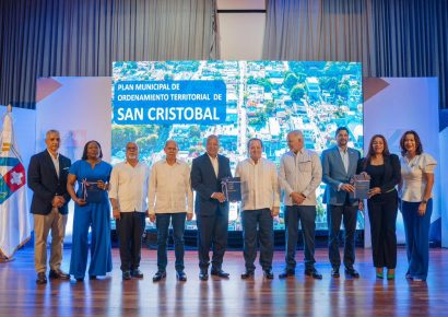 Gobierno presenta Plan de Ordenamiento Territorial de San Cristóbal y reactiva las Cuevas del Pomier