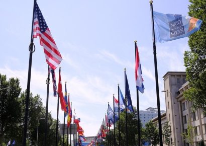 OTAN reafirma necesidad de mantener disuasión nuclear creíble y eficaz