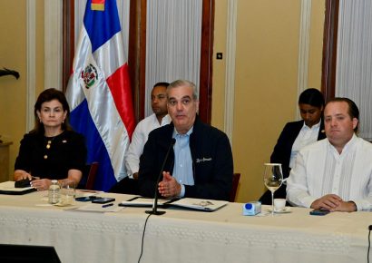 Gobierno pide calma a afectados por inundaciones y garantiza asistencia en todo el país