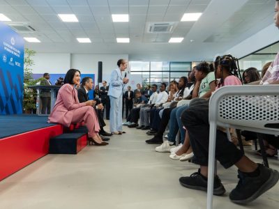 La Primera Dama y el Presidente de la SCJ dialogan con niños y adolescentes sobre el futuro de la justicia