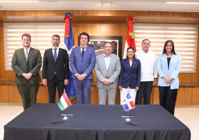 RD y Hungría firman memorándum para avanzar en acuerdo de servicios aéreos
