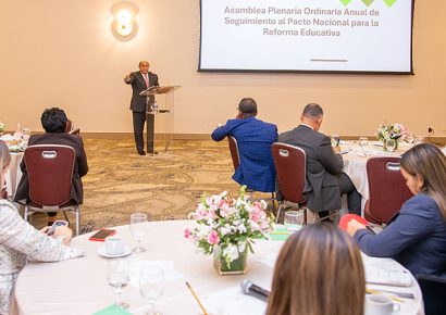 Santos Badía propone al CES liderar transformación integral del sistema educativo