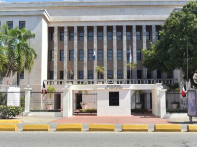 Minerd mantiene suspensión de clases en Puerto Plata y Espaillat por alerta roja