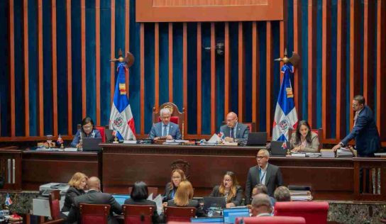 Senado aprueba en primera lectura proyecto para pago de deudas viejas a contratistas del Estado