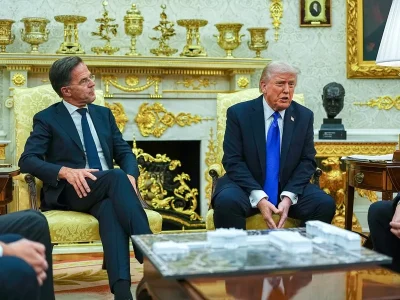 Trump critica que la OTAN “no estuvo ahí” cuando la necesitó tras reunirse con Rutte