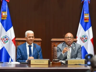 Alfredo Pacheco y Ricardo de los Santos reciben a embajadora de EE. UU.